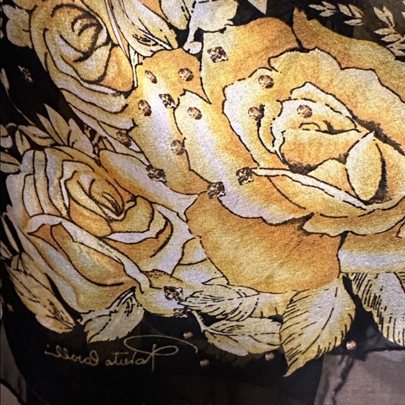 Roberto Cavalli Accessories - Vintage Roberto Cavalli 💯 Silk Scarf